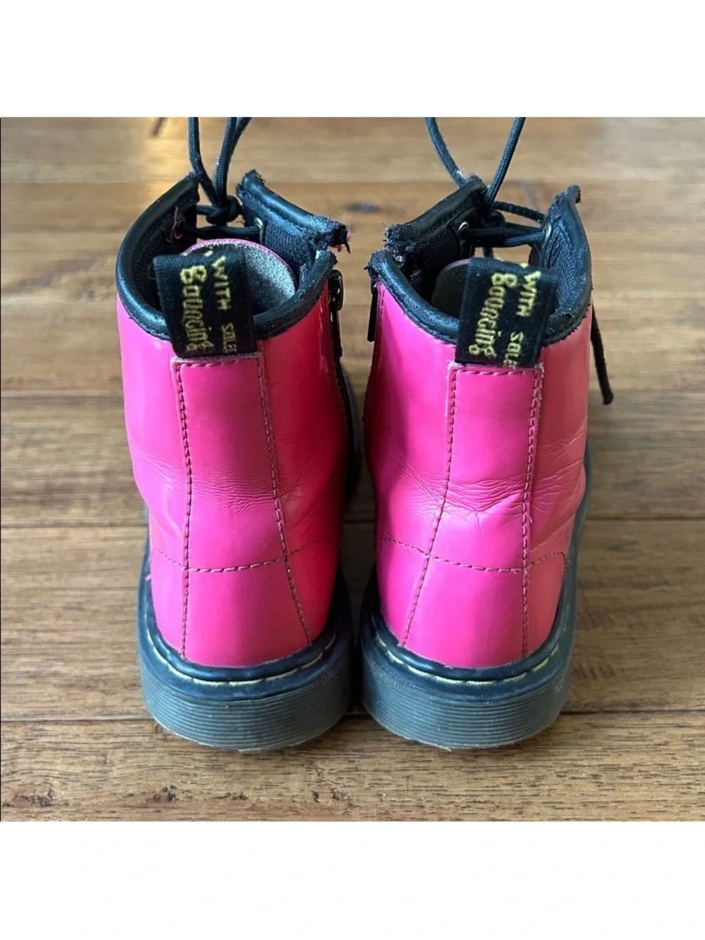 Dr. Martens Delaney Hot Pink Patent Leather 8-Eye Lace Up Combat Boots Size 2